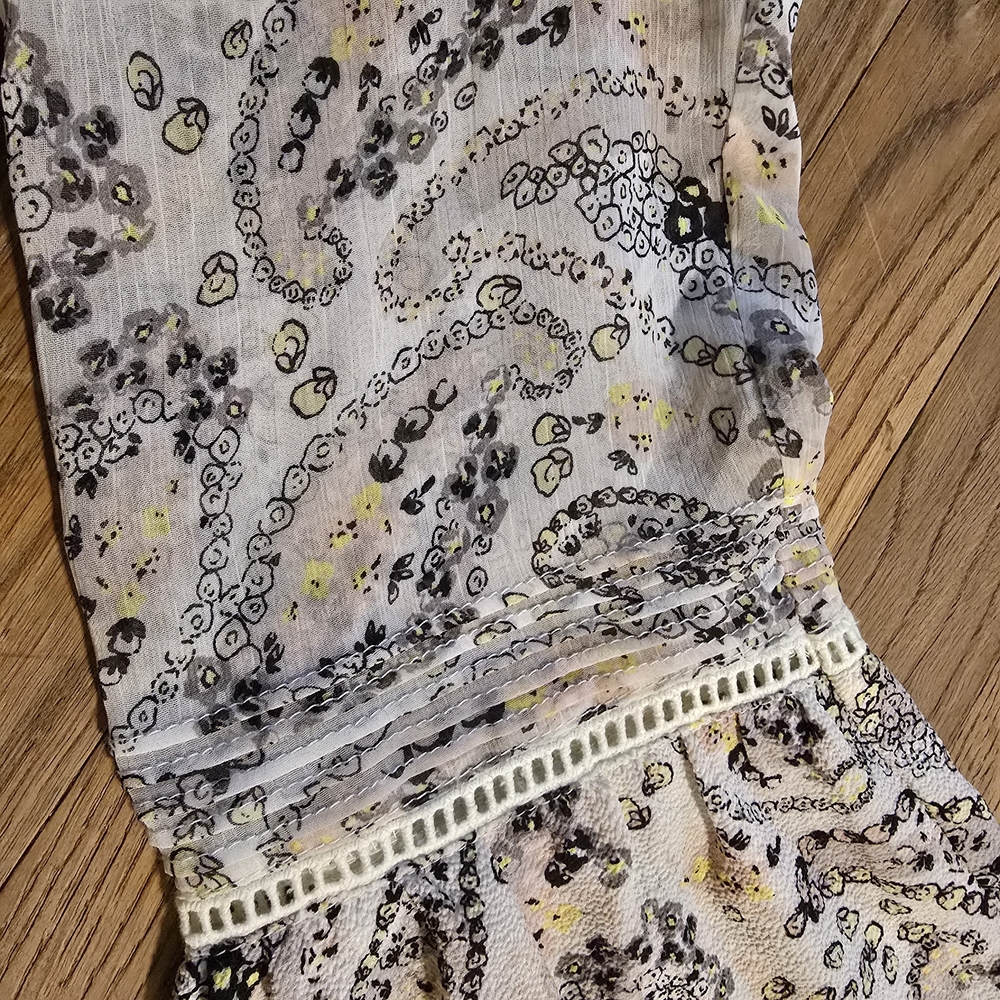 Fever‎ Cream and Black Paisley Blouse - Picture 9 of 9